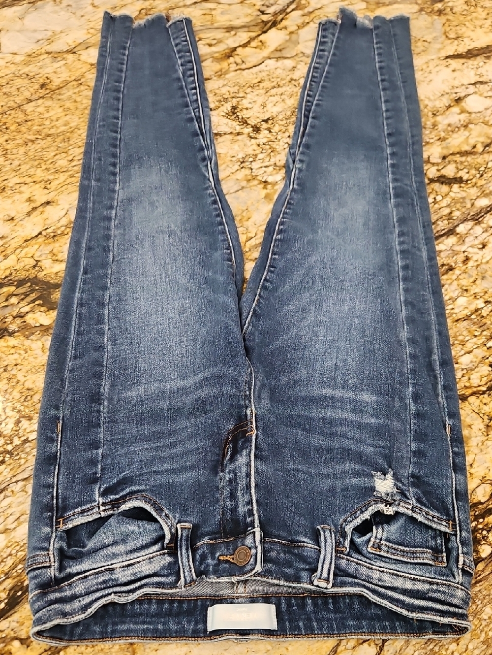 VERVET Women's Dark Blue Raw Hem Jeans. Size 29 Inseam 27" Rise 8"